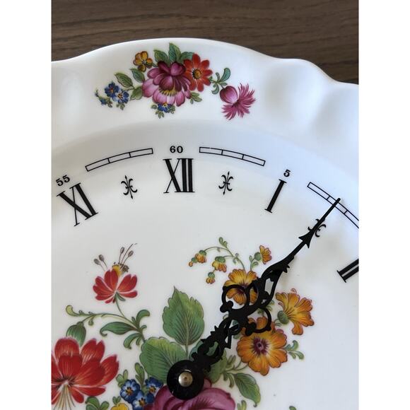 Vintage Le Trefle Limoges Porcelain Floral Wall Clock Plate C Battery Bulova 11" - Picture 4 of 9